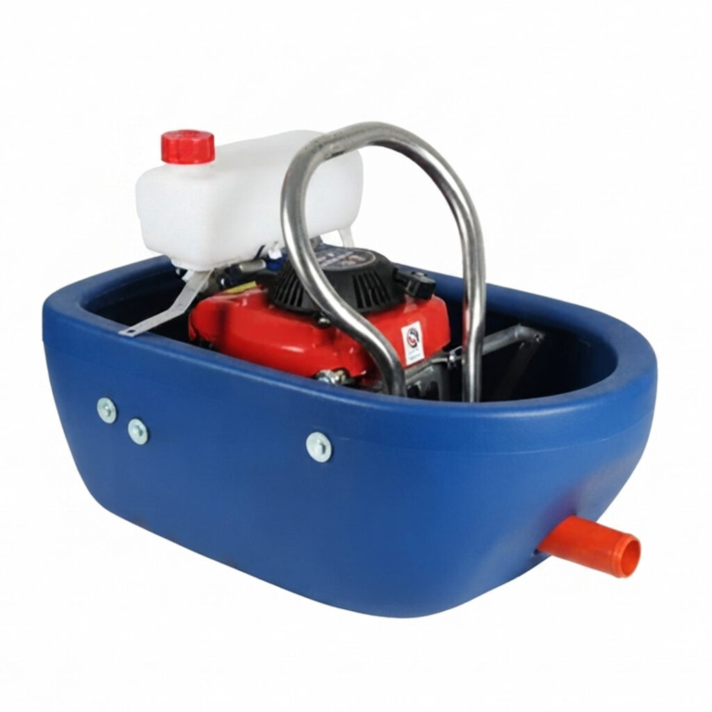 La Motobomba Flotante de 52cc Profesional es la herramienta ideal para solucionar de forma rápida y eficiente el drenaje en zonas anegadas, extracción de agua en tranques o sistemas de riego agrícola directo